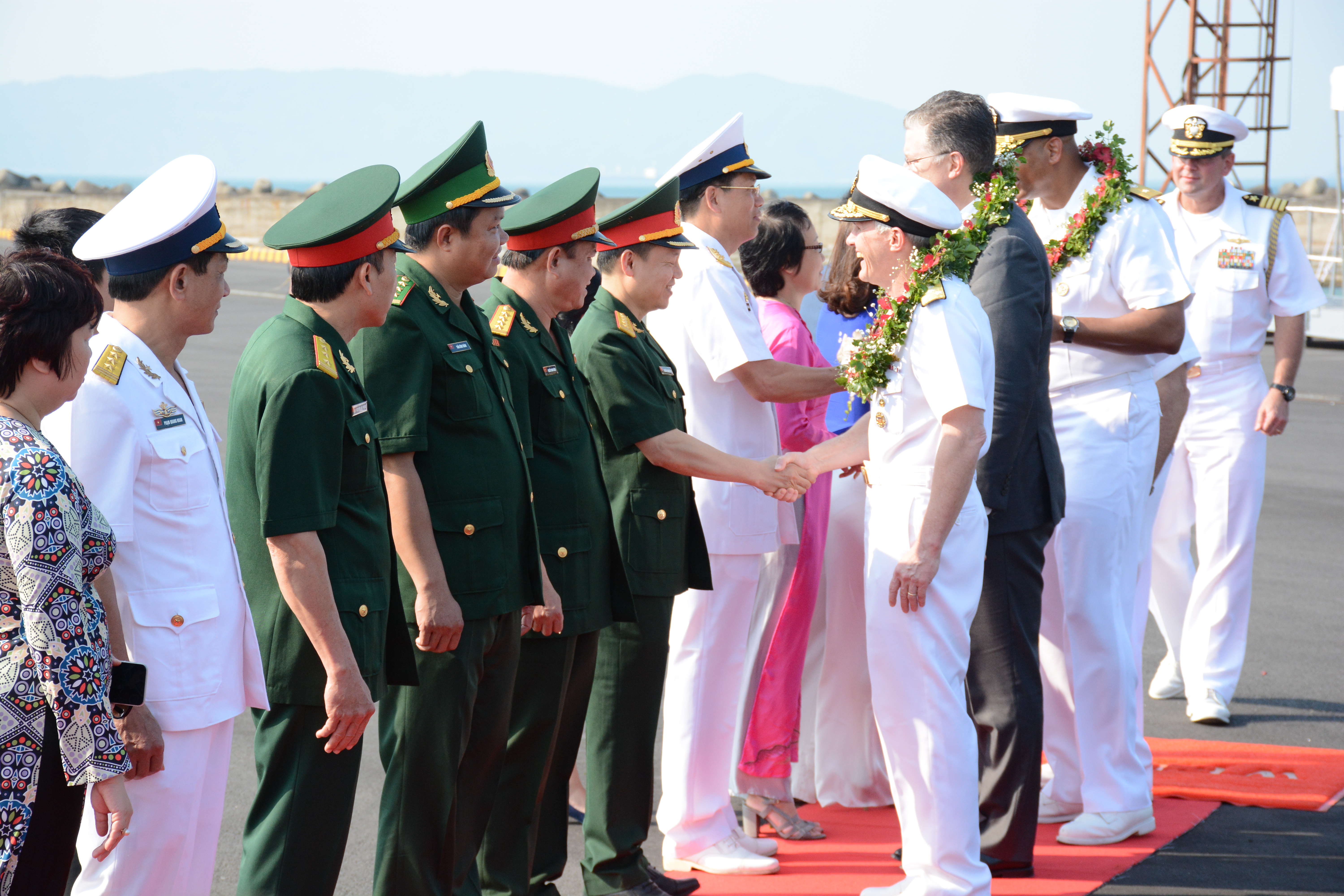 Đoàn tàu Hải quân Hoa Kỳ bắt đầu thăm hữu nghị thành phố Đà Nẵng